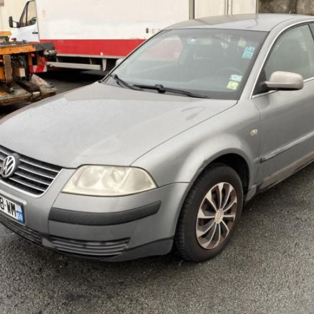 Pare choc arriere VOLKSWAGEN PASSAT 4 Photo n°1