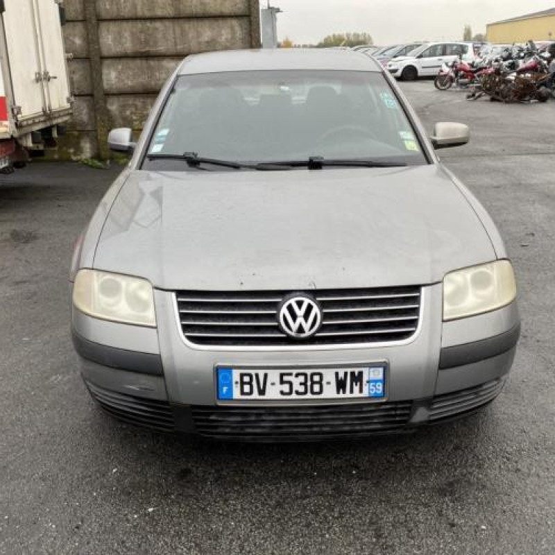 Pare choc arriere VOLKSWAGEN PASSAT 4 Photo n°8