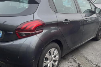 Pare choc arriere PEUGEOT 208 1