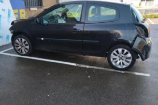 Poignee porte avant gauche RENAULT CLIO 3