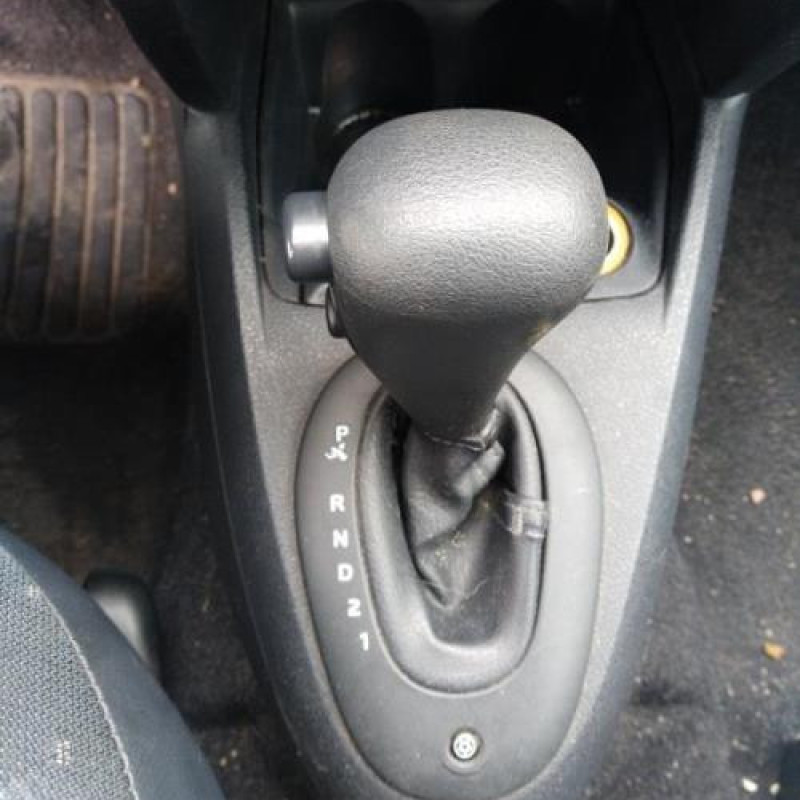 Poignee porte arriere gauche RENAULT CLIO 2 Photo n°9