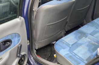 Poignee interieur avant droit RENAULT CLIO 2