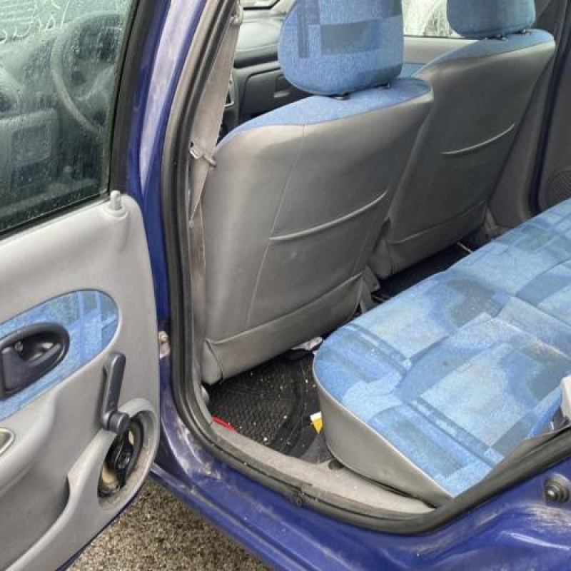 Poignee interieur avant droit RENAULT CLIO 2 Photo n°20