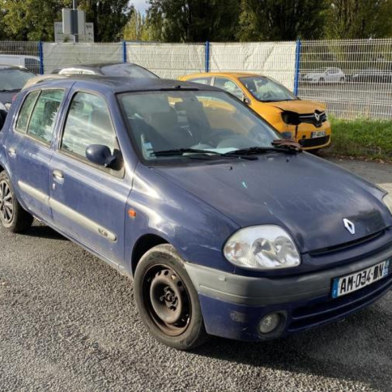 Pare choc arriere RENAULT CLIO 2 Photo n°1