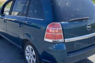 Poignee porte avant gauche OPEL ZAFIRA B