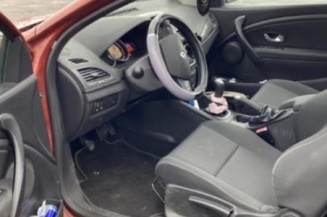 Poignee interieur avant droit RENAULT MEGANE 3