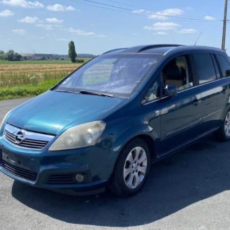 Pare boue avant droit OPEL ZAFIRA B Photo n°3