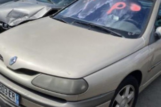 Poignee porte avant gauche RENAULT LAGUNA 1