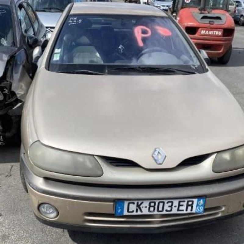 Poignee porte avant gauche RENAULT LAGUNA 1 Photo n°8