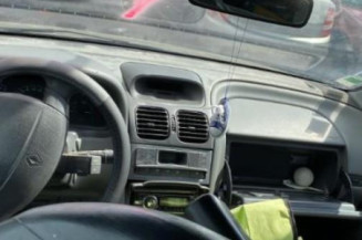 Poignee interieur avant droit RENAULT LAGUNA 1