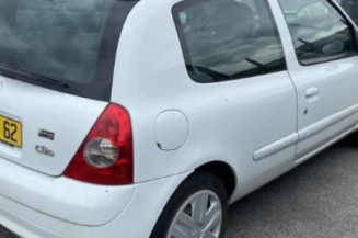 Pare choc arriere RENAULT CLIO 2