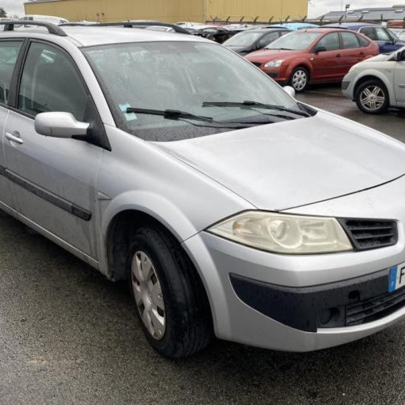 Pare boue avant droit RENAULT MEGANE 2 Photo n°6