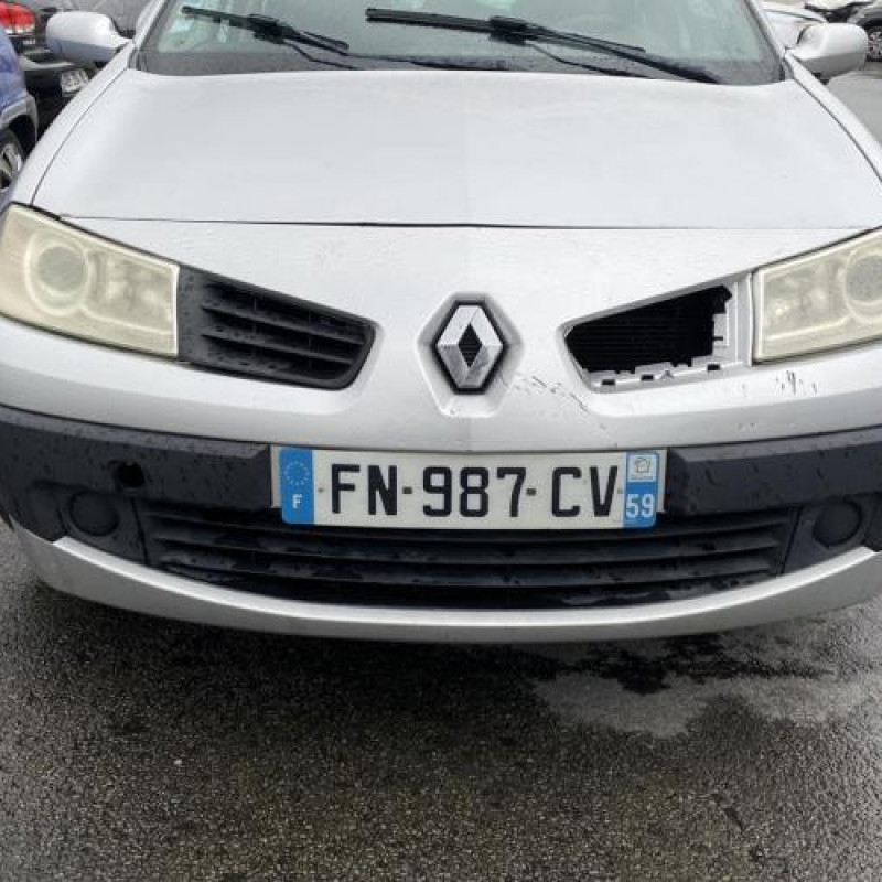 Pare boue avant droit RENAULT MEGANE 2 Photo n°8