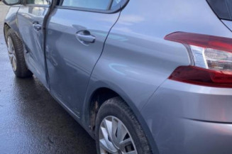 Pare boue arriere droit PEUGEOT 308 2