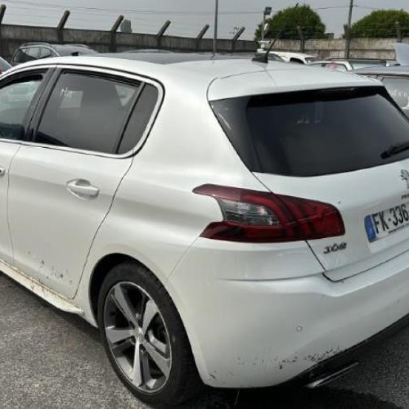 Pare boue arriere gauche PEUGEOT 308 2 Photo n°10