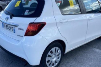 Custode avant droit (porte) TOYOTA YARIS 3