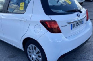 Custode avant droit (porte) TOYOTA YARIS 3