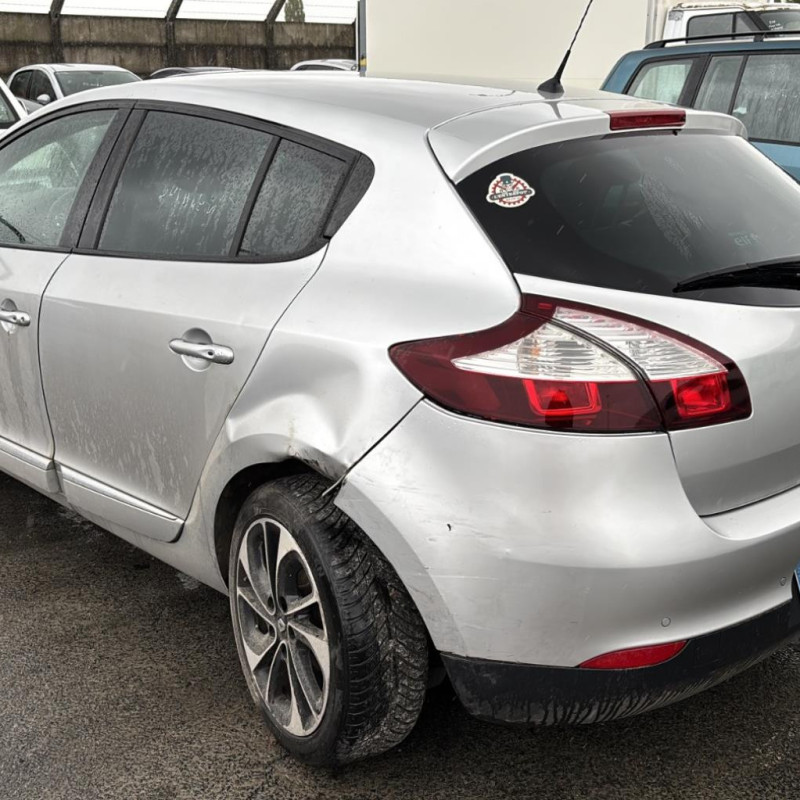 RENAULT MEGANE 3 PHASE 2 1.6 DCI - 16V TURBO Photo n°4