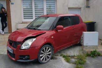 Custode arriere droit SUZUKI SWIFT 3