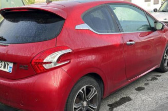 Pare boue arriere gauche PEUGEOT 208 1