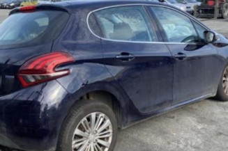 Pare boue arriere gauche PEUGEOT 208 1