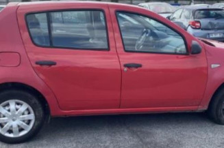 Leve vitre mecanique avant gauche DACIA SANDERO 1