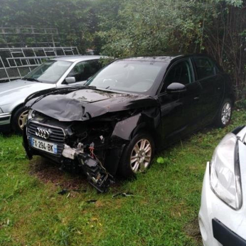 Pare boue arriere droit AUDI A1 1 Photo n°7