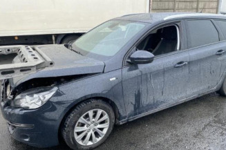 Pare boue arriere droit PEUGEOT 308 2 SW