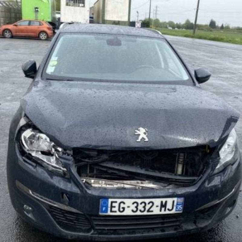 Pare boue arriere droit PEUGEOT 308 2 SW Photo n°12