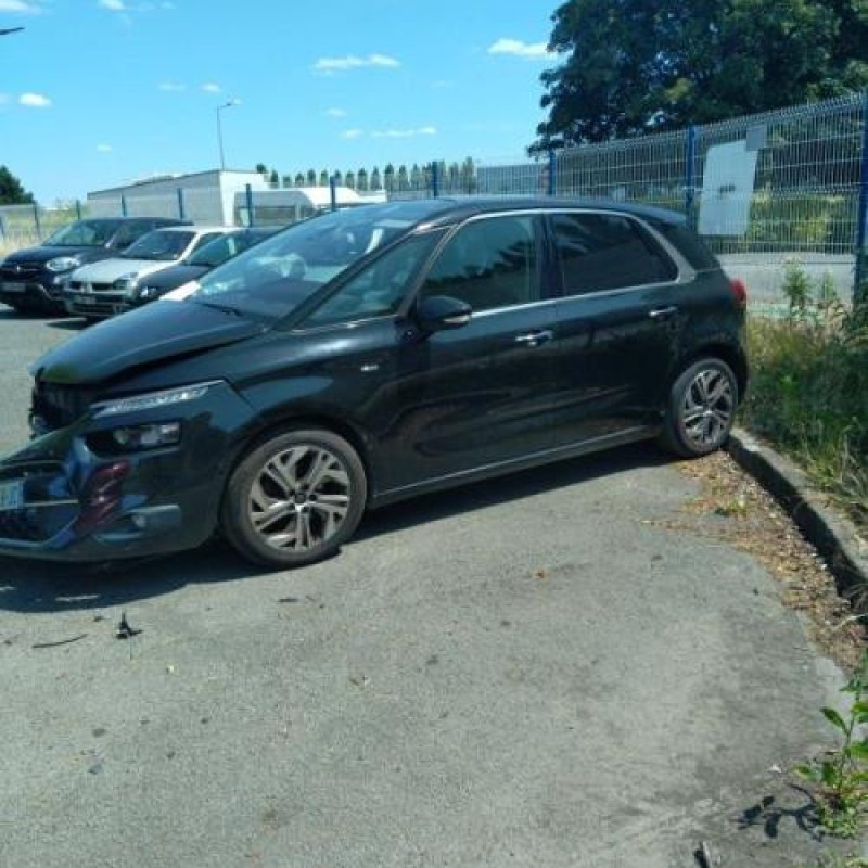 Pare boue arriere droit CITROEN C4 PICASSO 2 Photo n°8