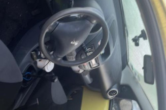 Pare boue avant droit PEUGEOT 107