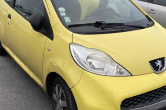 Pare boue avant droit PEUGEOT 107