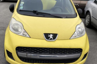 Pare boue avant droit PEUGEOT 107