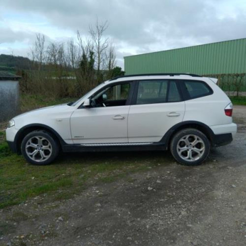 Pare boue avant droit BMW X3 E83 Photo n°7