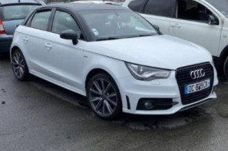 Pare boue avant droit AUDI A1 1