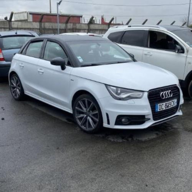 Pare boue avant droit AUDI A1 1 Photo n°6