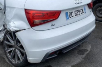 Pare boue avant droit AUDI A1 1