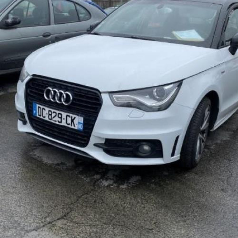 Pare boue avant droit AUDI A1 1 Photo n°13