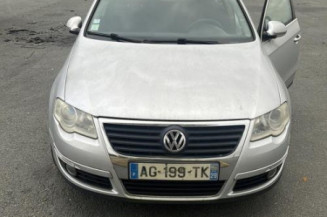 Pare boue avant droit VOLKSWAGEN PASSAT 5