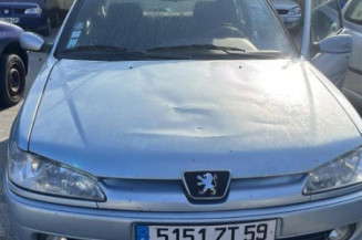 Pare boue avant droit PEUGEOT 306