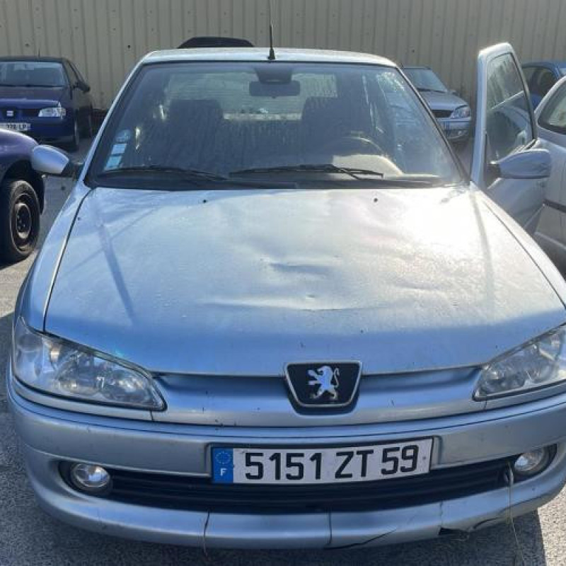 Pare boue avant droit PEUGEOT 306 Photo n°6