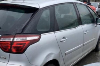 Pare boue avant gauche CITROEN C4 PICASSO 1