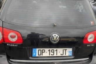 Pare boue avant gauche VOLKSWAGEN PASSAT 5