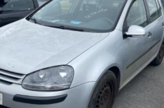 Pare boue avant gauche VOLKSWAGEN GOLF 5