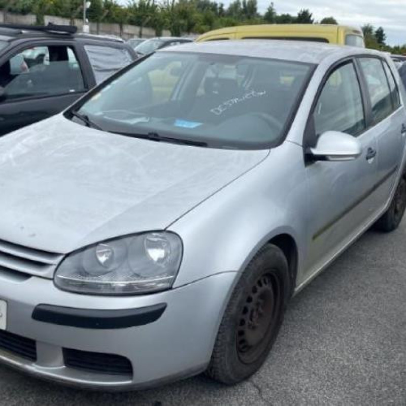 Pare boue avant gauche VOLKSWAGEN GOLF 5 Photo n°5