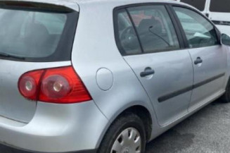 Pare boue avant gauche VOLKSWAGEN GOLF 5