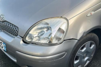 Pare boue avant gauche TOYOTA YARIS 1