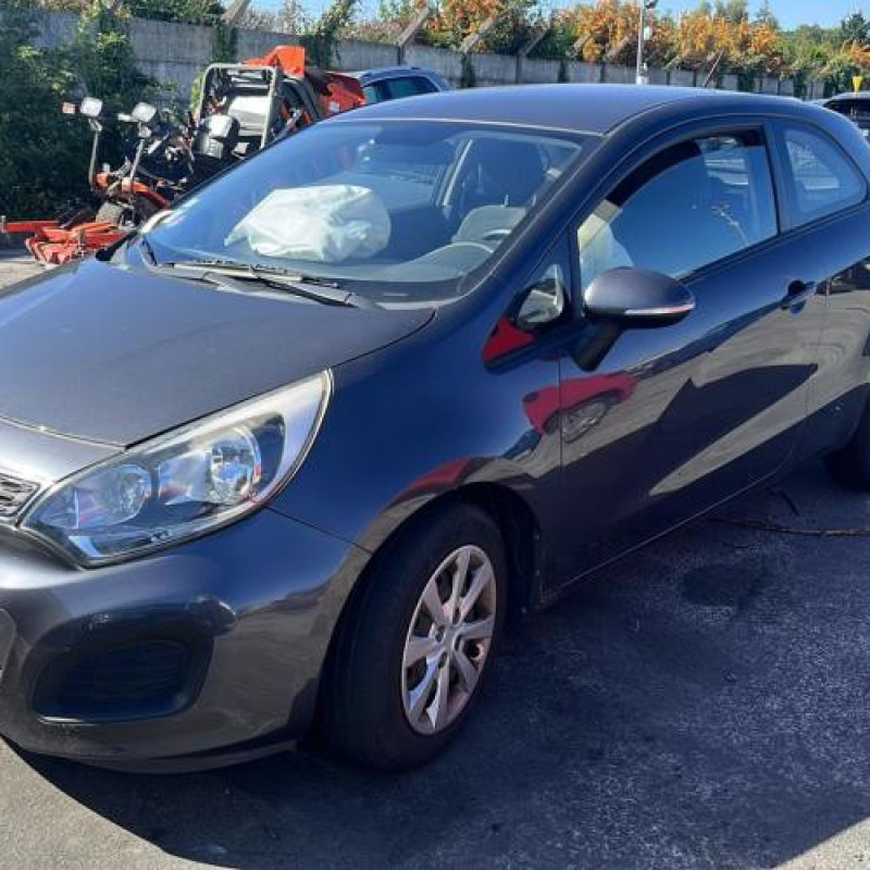 Pare boue avant gauche KIA RIO 3 Photo n°5