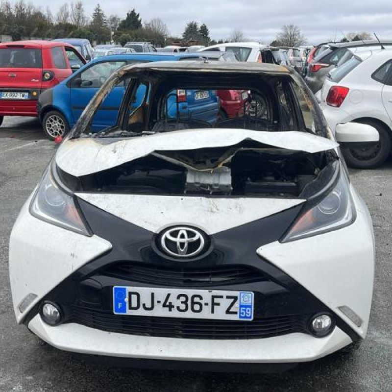 Pare boue avant gauche TOYOTA AYGO 2 Photo n°5