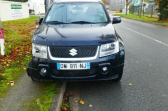 Pare boue avant gauche SUZUKI GRAND VITARA 2